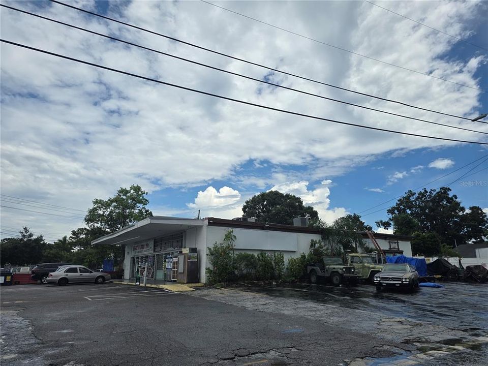 For Sale: $950,000 (0 beds, 0 baths, 4938 Square Feet)