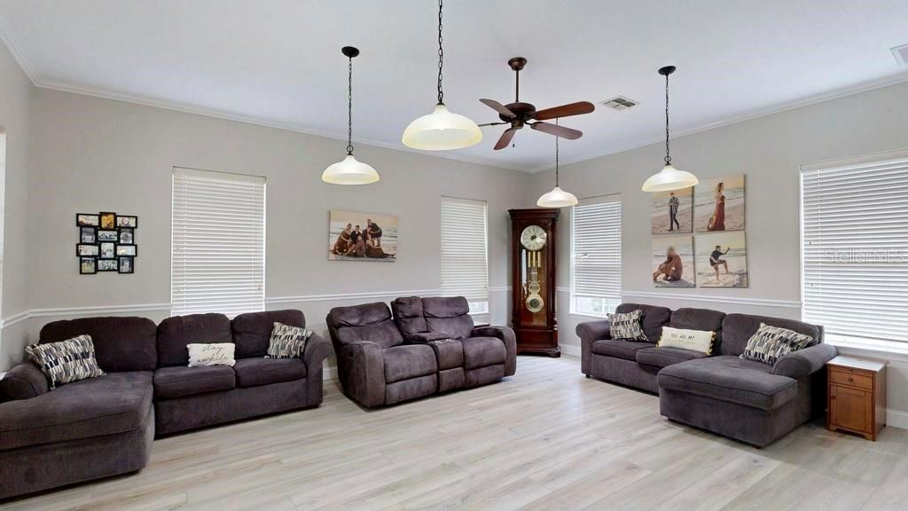 En Venta: $797,000 (5 camas, 4 baños, 3482 Pies cuadrados)