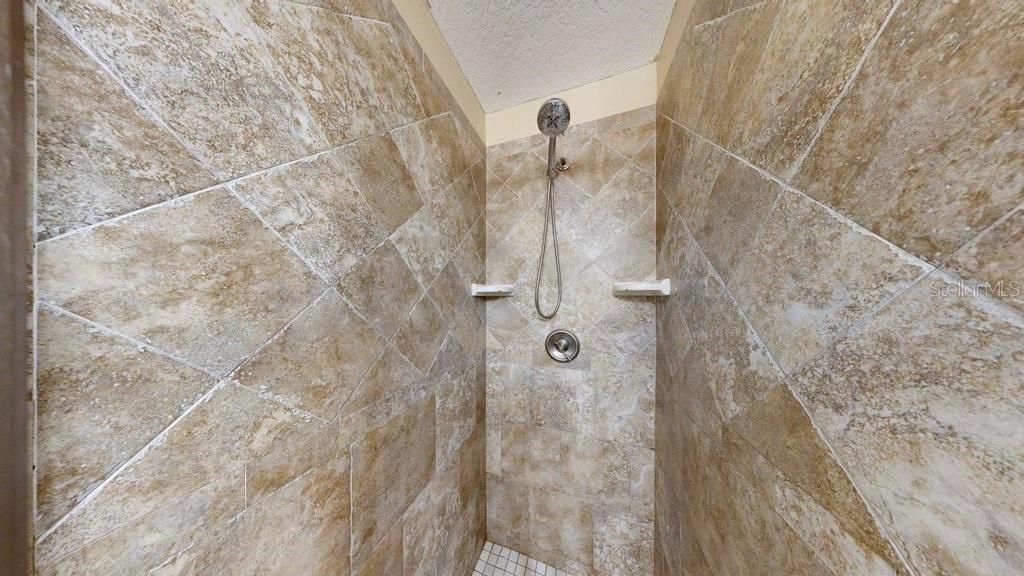 En Venta: $797,000 (5 camas, 4 baños, 3482 Pies cuadrados)