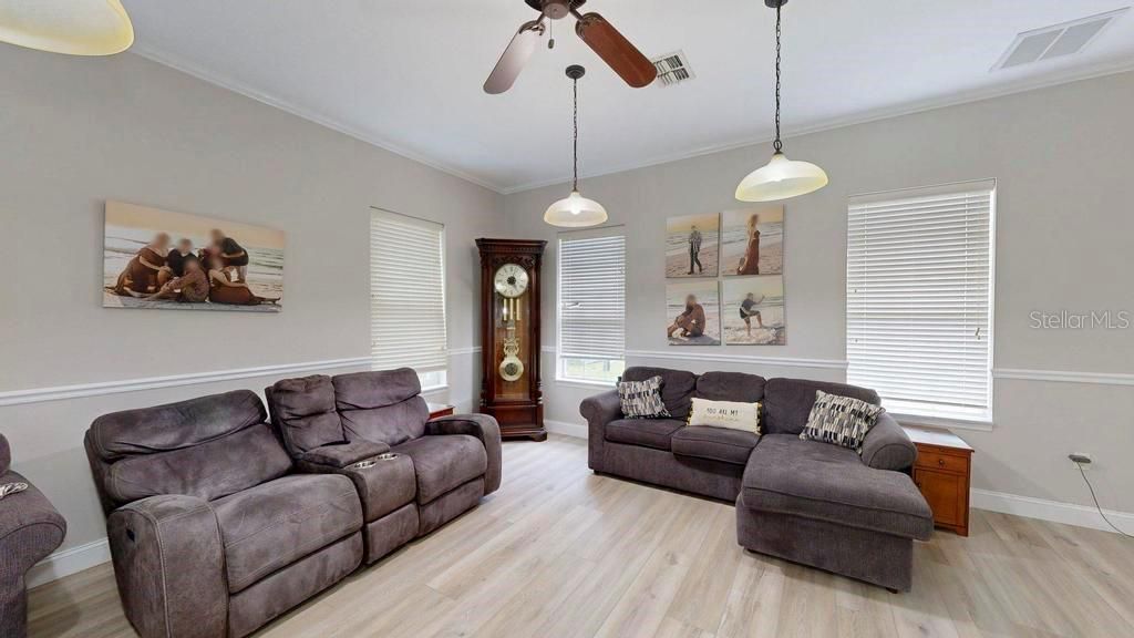 En Venta: $797,000 (5 camas, 4 baños, 3482 Pies cuadrados)