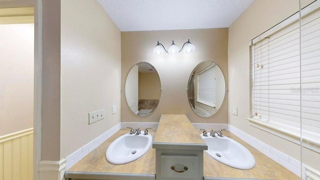 En Venta: $797,000 (5 camas, 4 baños, 3482 Pies cuadrados)