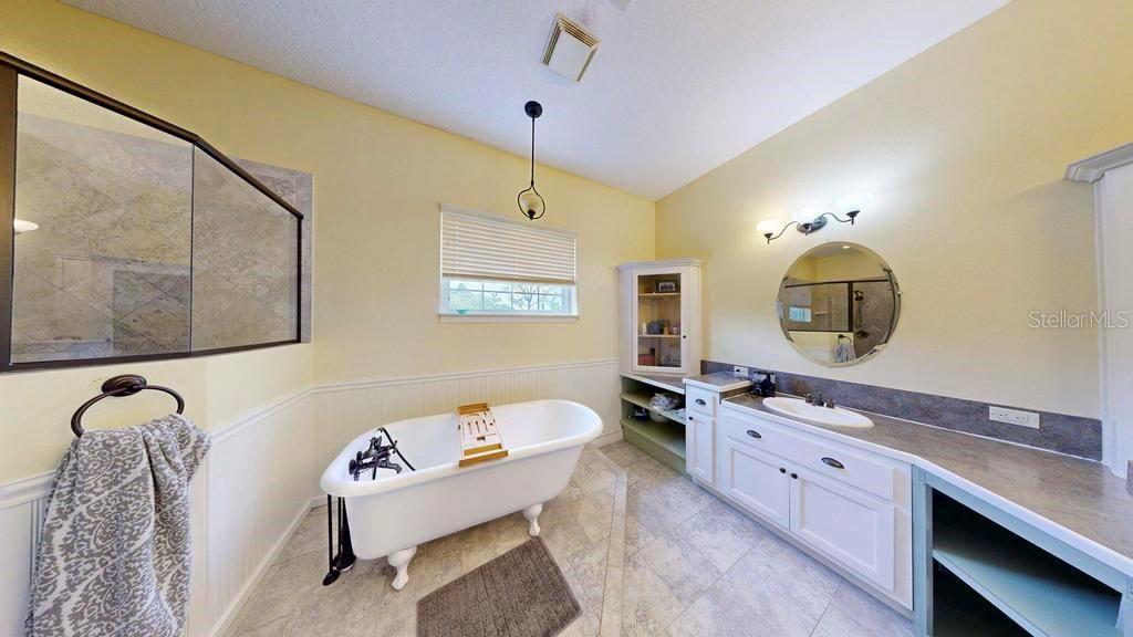 En Venta: $797,000 (5 camas, 4 baños, 3482 Pies cuadrados)