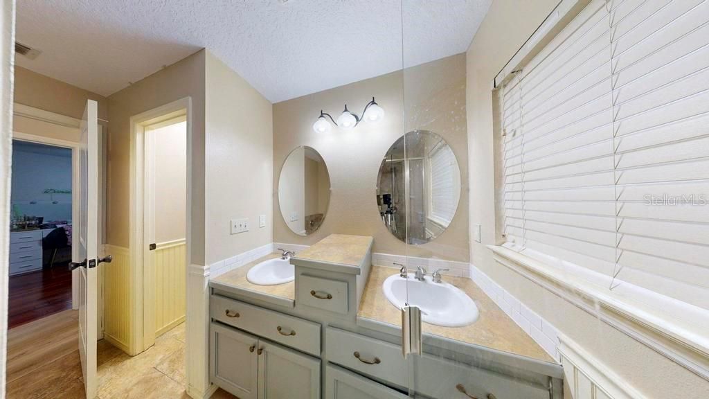 En Venta: $797,000 (5 camas, 4 baños, 3482 Pies cuadrados)