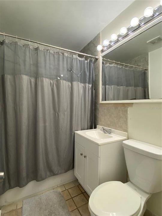 Activo con contrato: $2,200 (3 camas, 2 baños, 1491 Pies cuadrados)