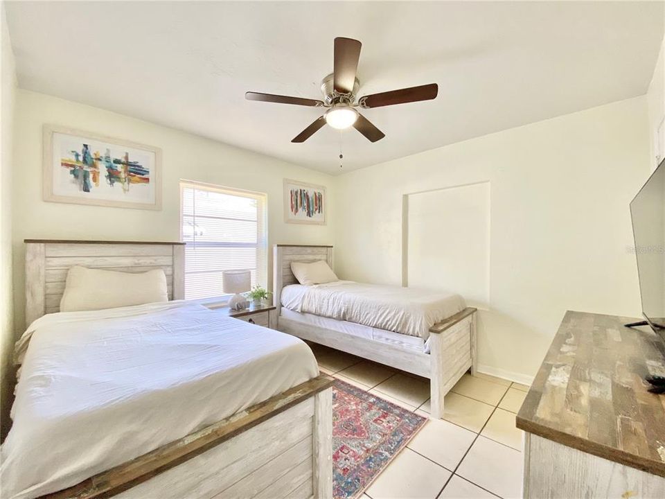 Activo con contrato: $2,200 (3 camas, 2 baños, 1491 Pies cuadrados)