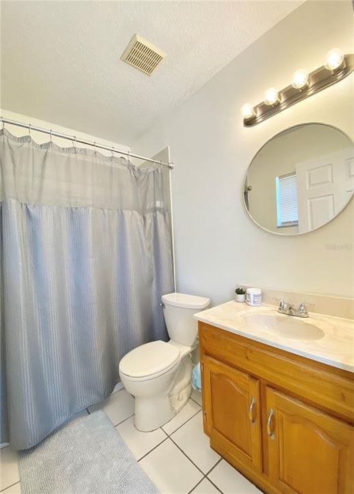 Activo con contrato: $2,200 (3 camas, 2 baños, 1491 Pies cuadrados)