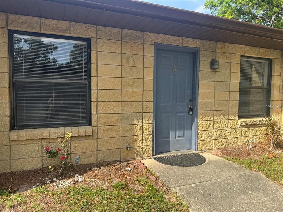 Под контрактом: $1,050 (2 спален, 1 ванн, 793 Квадратных фут)