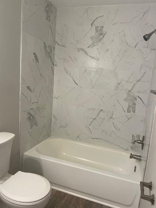 Под контрактом: $1,050 (2 спален, 1 ванн, 793 Квадратных фут)