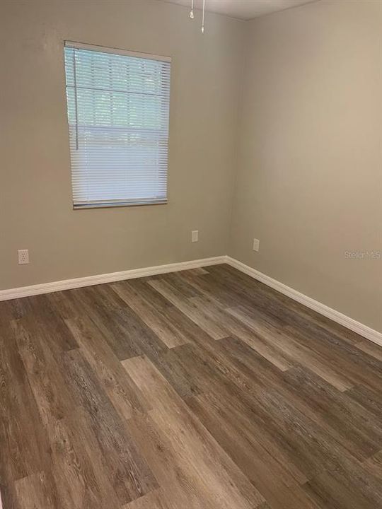 Под контрактом: $1,050 (2 спален, 1 ванн, 793 Квадратных фут)