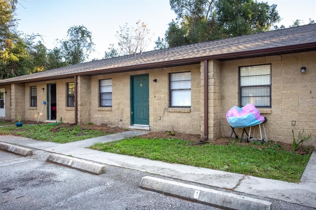 Под контрактом: $1,050 (2 спален, 1 ванн, 793 Квадратных фут)