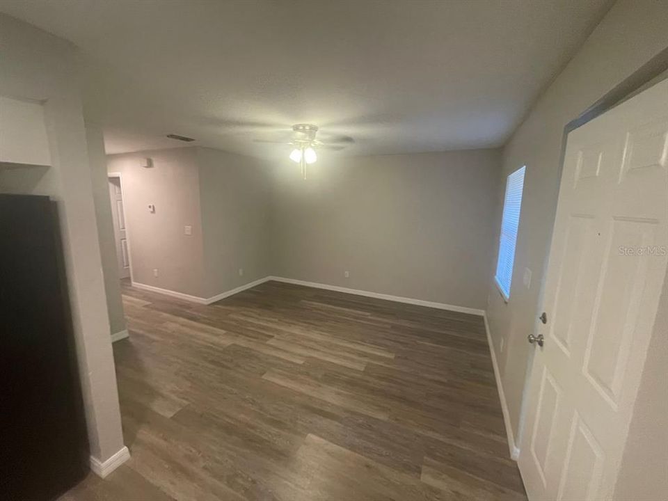 Под контрактом: $1,050 (2 спален, 1 ванн, 793 Квадратных фут)