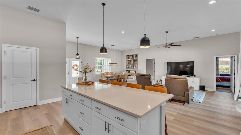 待售: $549,000 (4 贝兹, 3 浴室, 2580 平方英尺)