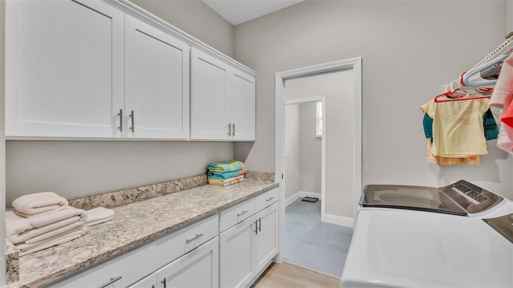 待售: $549,000 (4 贝兹, 3 浴室, 2580 平方英尺)