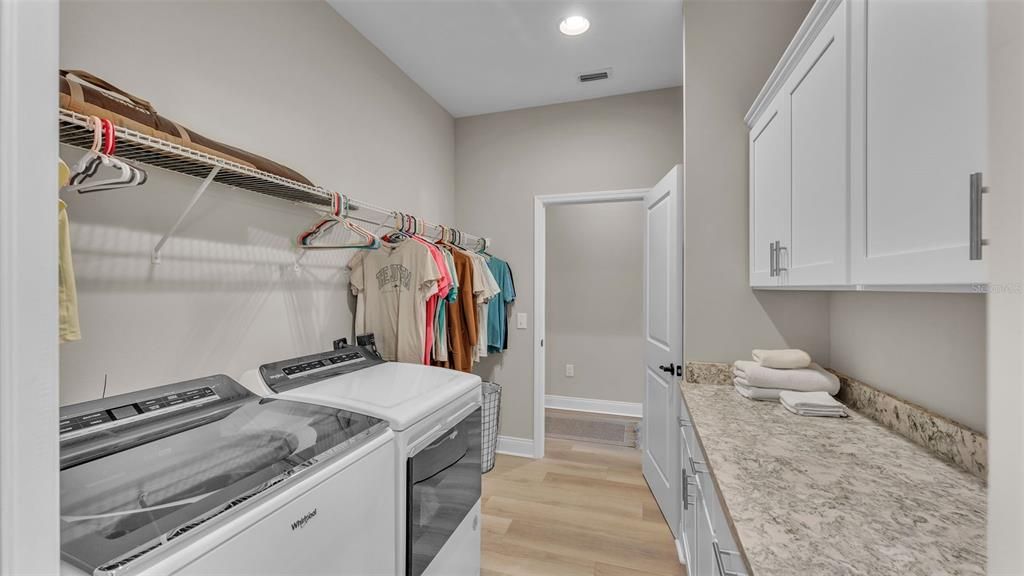 待售: $549,000 (4 贝兹, 3 浴室, 2580 平方英尺)