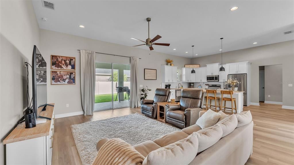 待售: $549,000 (4 贝兹, 3 浴室, 2580 平方英尺)