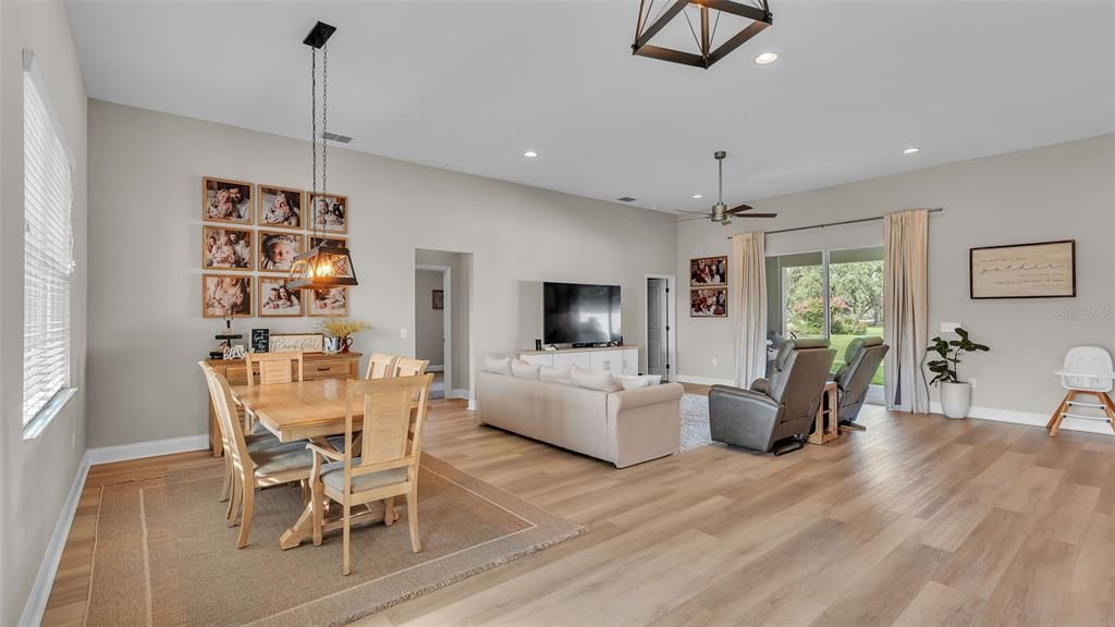 待售: $549,000 (4 贝兹, 3 浴室, 2580 平方英尺)