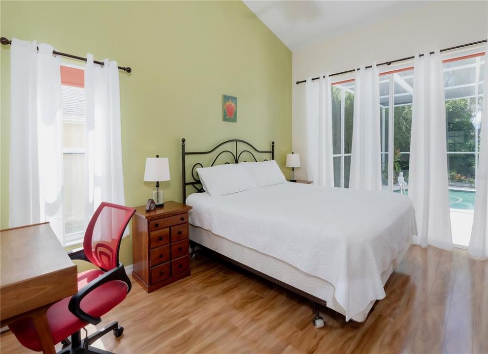 合同活跃: $519,900 (3 贝兹, 2 浴室, 1702 平方英尺)