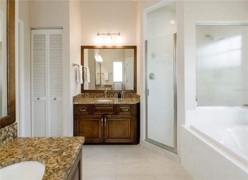 合同活跃: $519,900 (3 贝兹, 2 浴室, 1702 平方英尺)