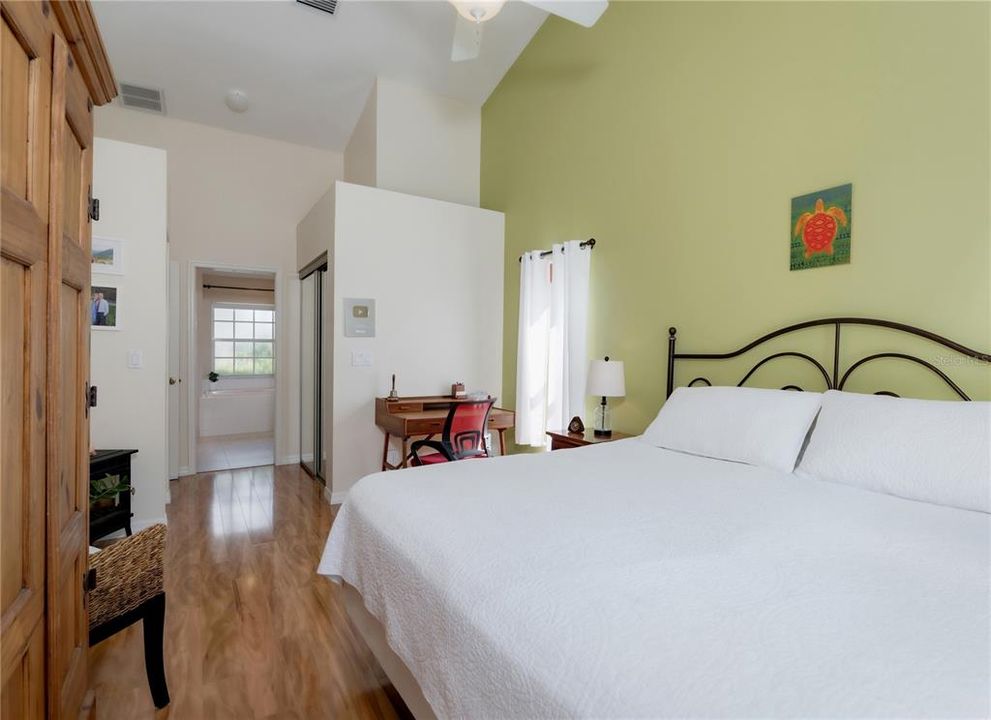 合同活跃: $519,900 (3 贝兹, 2 浴室, 1702 平方英尺)