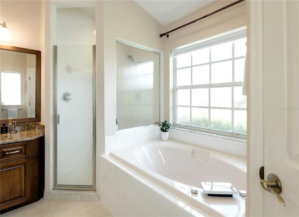 合同活跃: $519,900 (3 贝兹, 2 浴室, 1702 平方英尺)