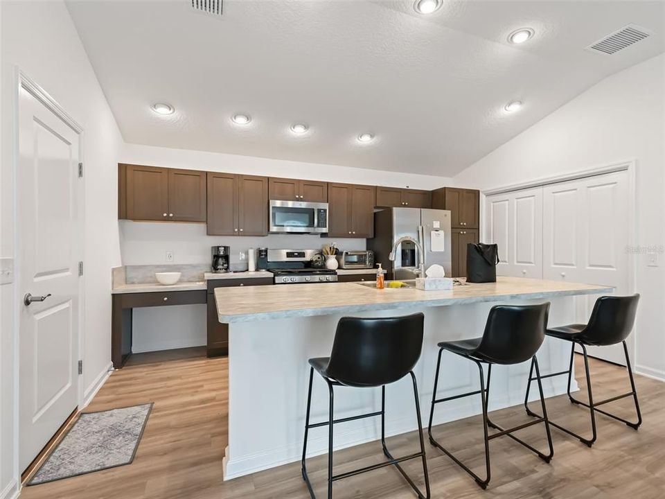 В аренду: $2,100 (2 спален, 2 ванн, 1198 Квадратных фут)