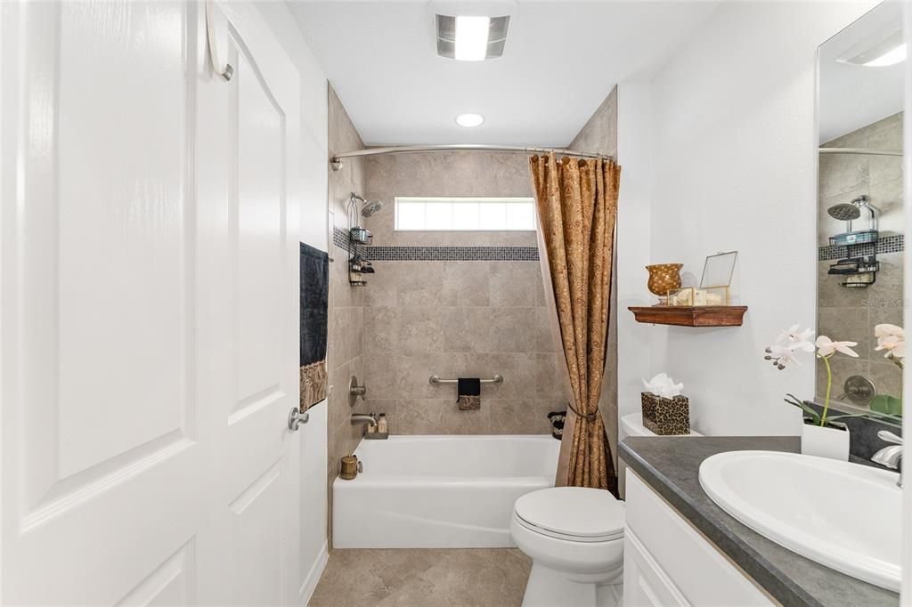 En Venta: $685,000 (3 camas, 2 baños, 1914 Pies cuadrados)