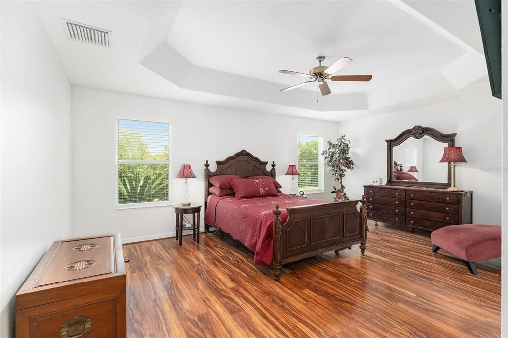 En Venta: $685,000 (3 camas, 2 baños, 1914 Pies cuadrados)