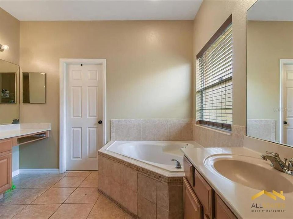 В аренду: $2,995 (6 спален, 3 ванн, 3482 Квадратных фут)