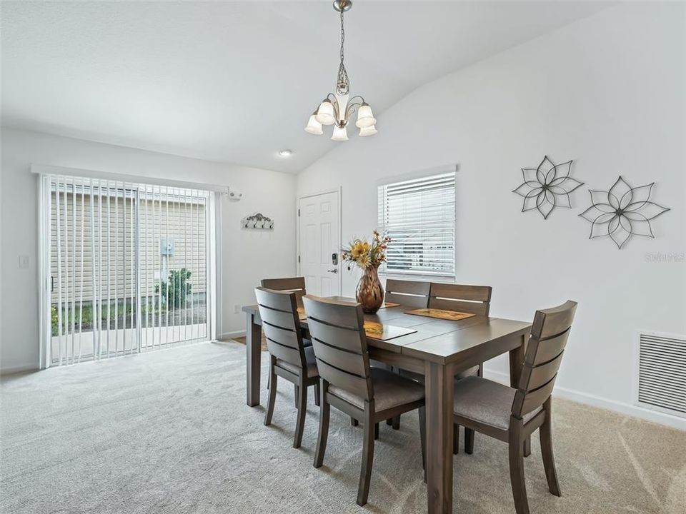 For Rent: $2,100 (2 beds, 1 baths, 1073 Square Feet)