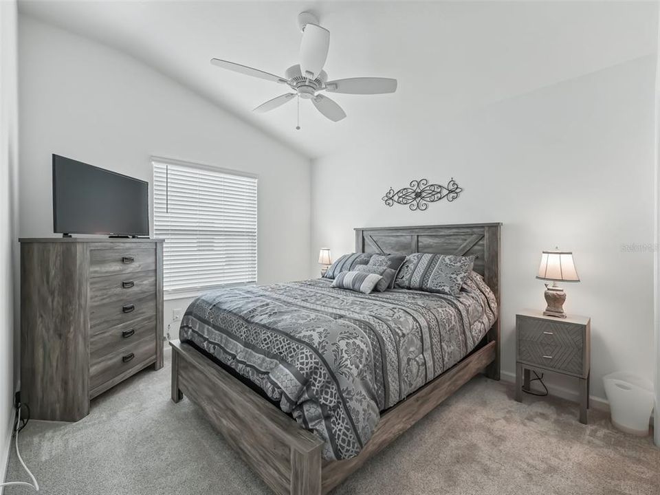 For Rent: $2,100 (2 beds, 1 baths, 1073 Square Feet)