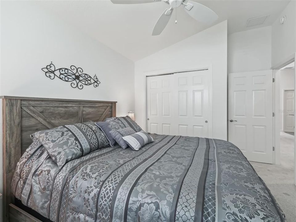 For Rent: $2,100 (2 beds, 1 baths, 1073 Square Feet)