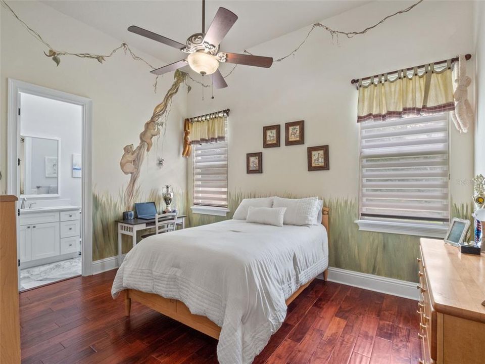 For Sale: $2,000,000 (5 beds, 6 baths, 4898 Square Feet)