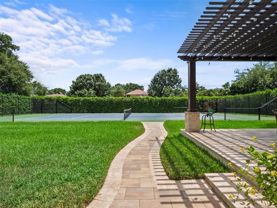 For Sale: $2,000,000 (5 beds, 6 baths, 4898 Square Feet)