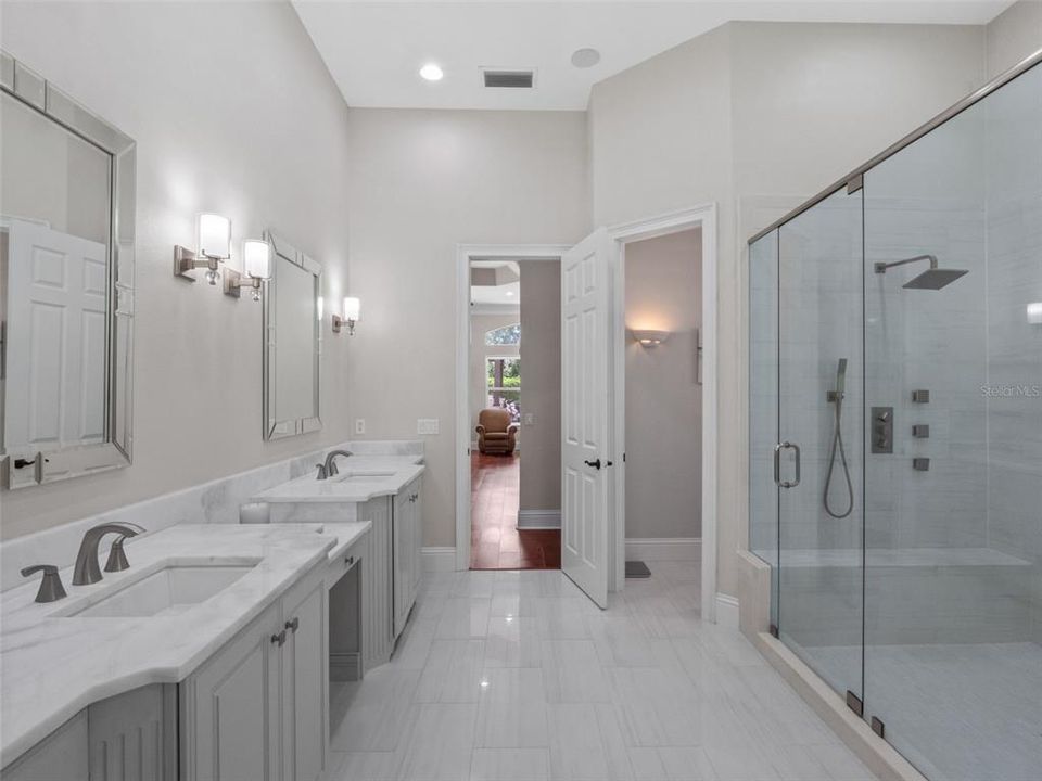 For Sale: $2,000,000 (5 beds, 6 baths, 4898 Square Feet)