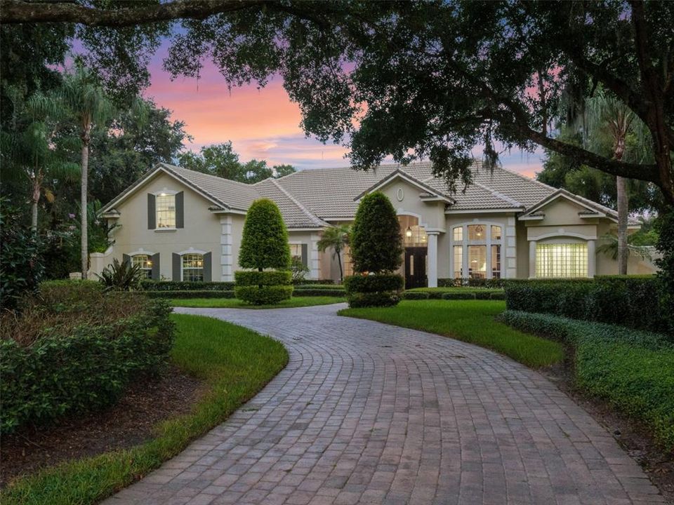 For Sale: $2,000,000 (5 beds, 6 baths, 4898 Square Feet)