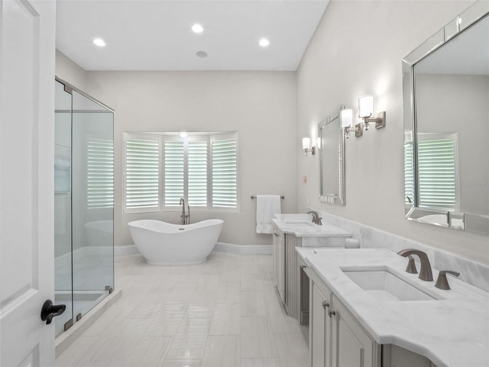 For Sale: $2,000,000 (5 beds, 6 baths, 4898 Square Feet)