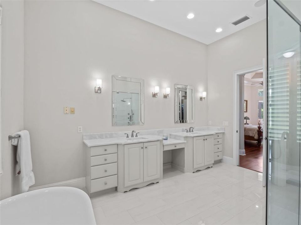 For Sale: $2,000,000 (5 beds, 6 baths, 4898 Square Feet)