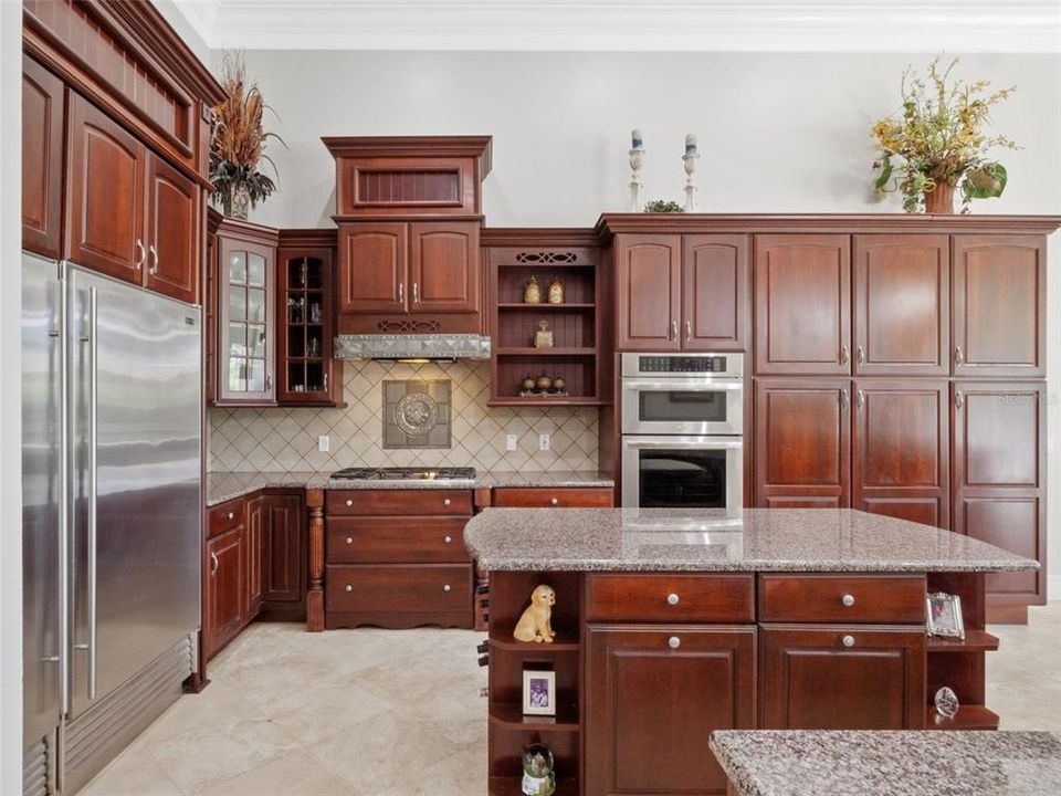 For Sale: $2,000,000 (5 beds, 6 baths, 4898 Square Feet)