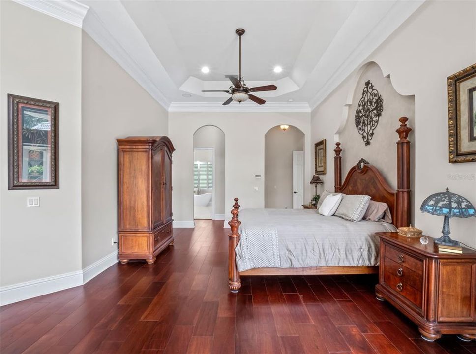 For Sale: $2,000,000 (5 beds, 6 baths, 4898 Square Feet)