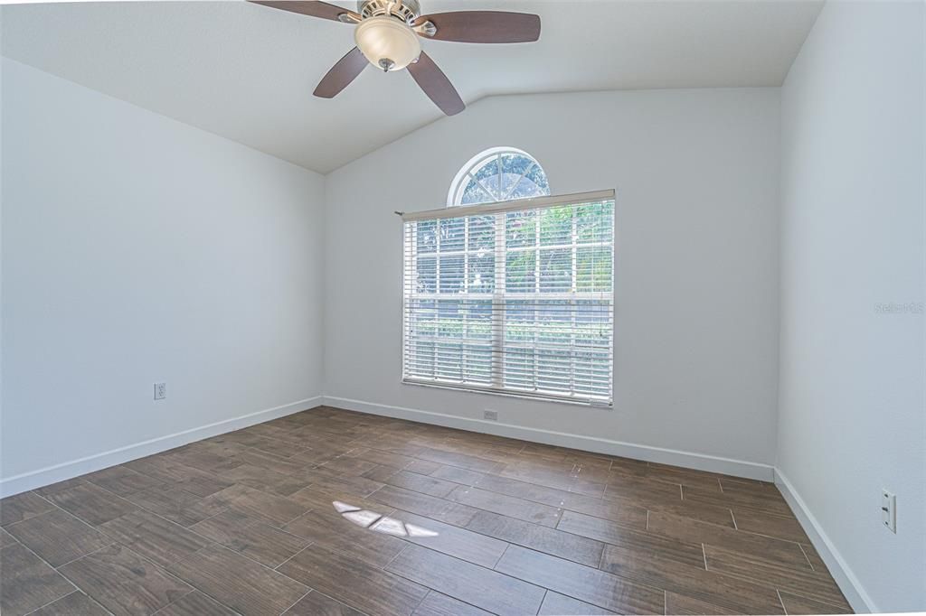 For Sale: $297,000 (2 beds, 2 baths, 1700 Square Feet)