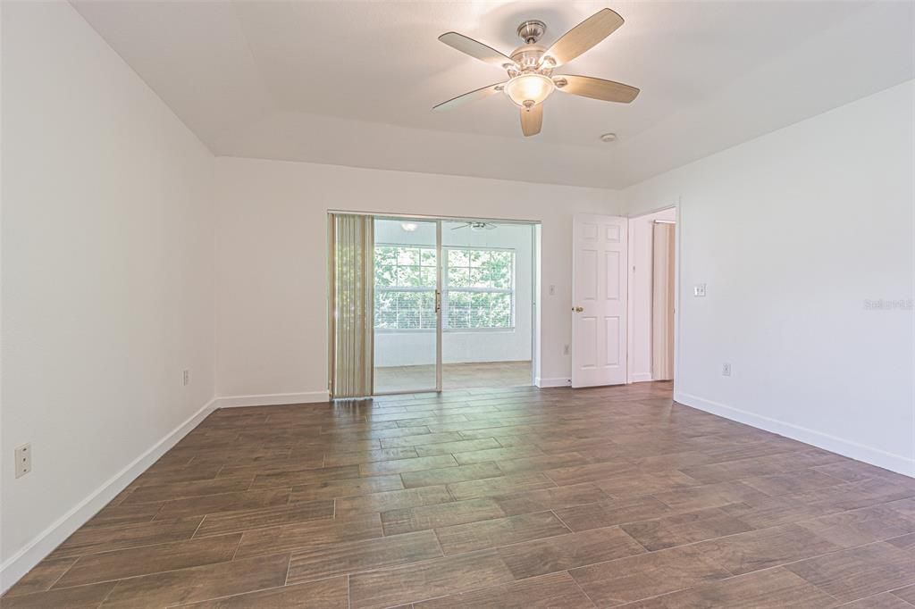 For Sale: $297,000 (2 beds, 2 baths, 1700 Square Feet)
