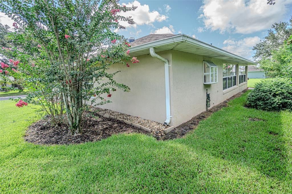 For Sale: $297,000 (2 beds, 2 baths, 1700 Square Feet)