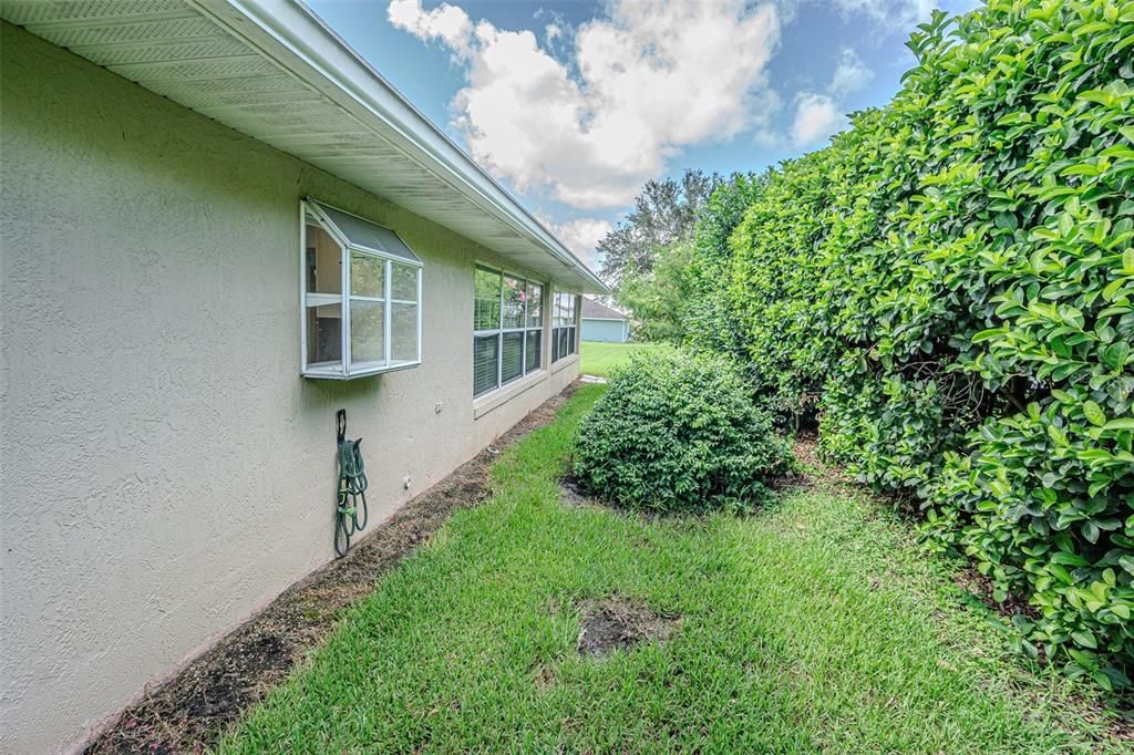 For Sale: $297,000 (2 beds, 2 baths, 1700 Square Feet)