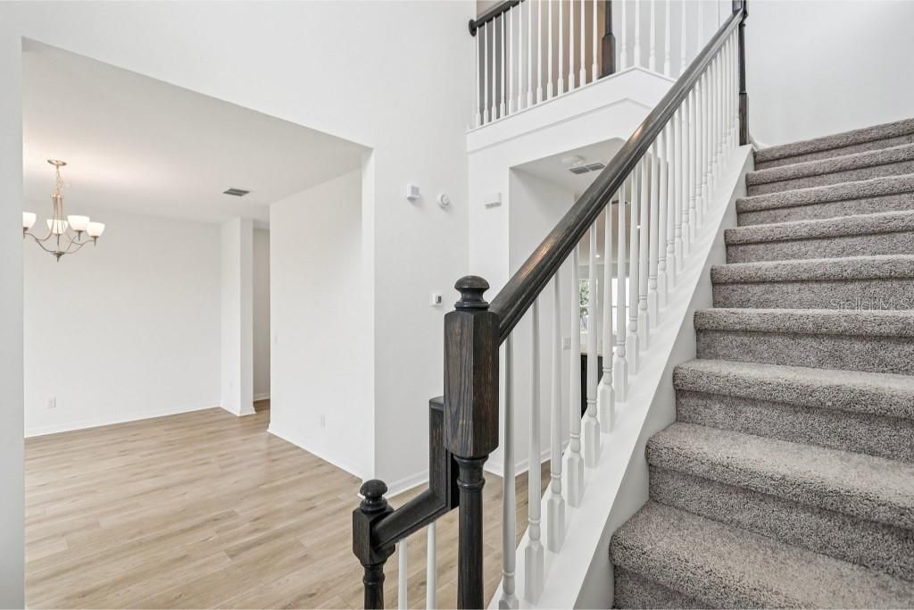 Activo con contrato: $599,990 (4 camas, 3 baños, 3074 Pies cuadrados)