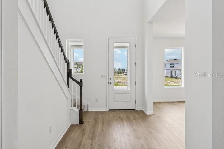 Activo con contrato: $599,990 (4 camas, 3 baños, 3074 Pies cuadrados)