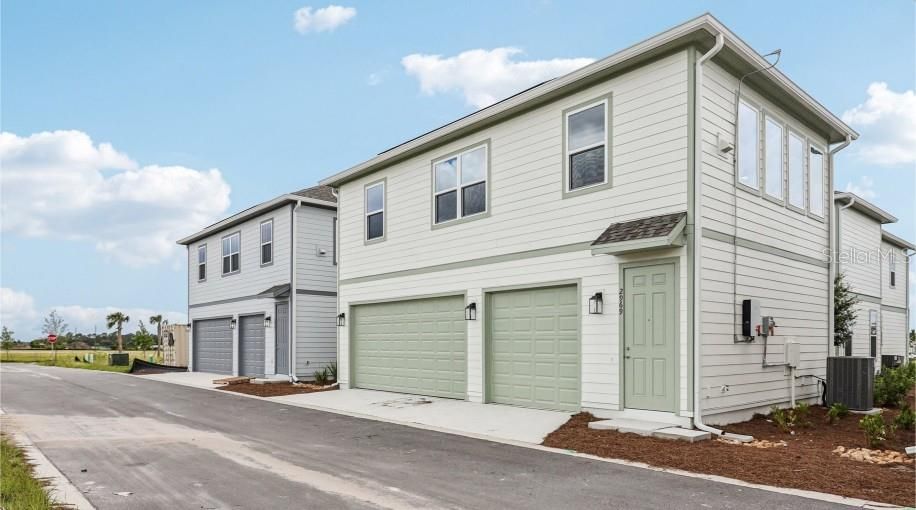 Activo con contrato: $599,990 (4 camas, 3 baños, 3074 Pies cuadrados)