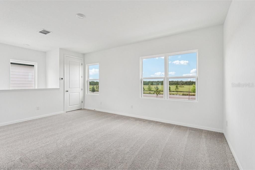 Activo con contrato: $599,990 (4 camas, 3 baños, 3074 Pies cuadrados)