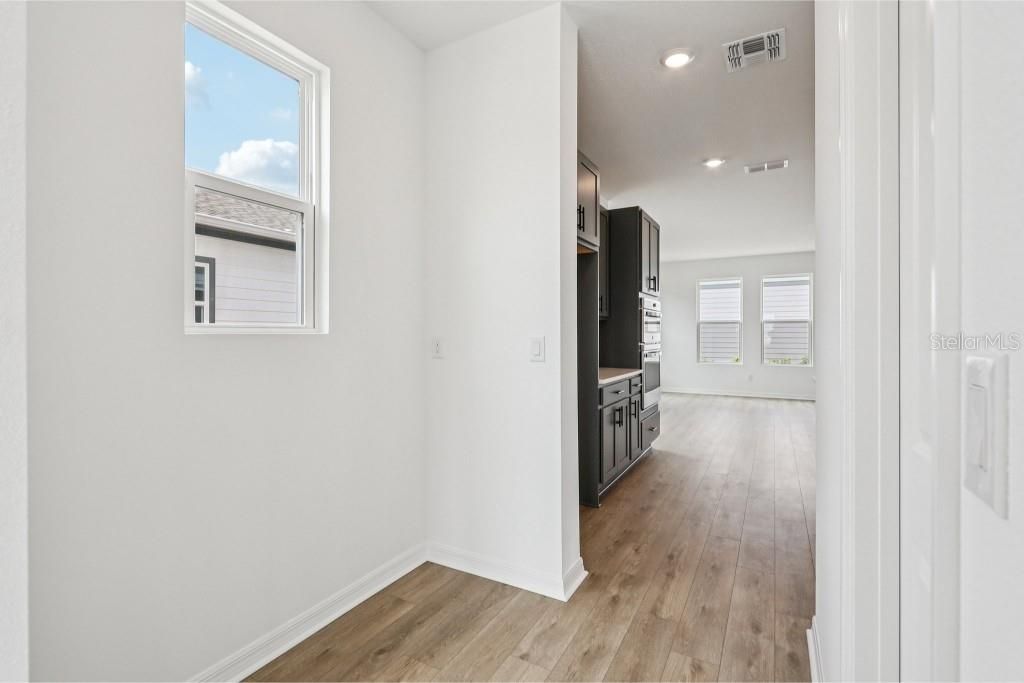 Activo con contrato: $599,990 (4 camas, 3 baños, 3074 Pies cuadrados)