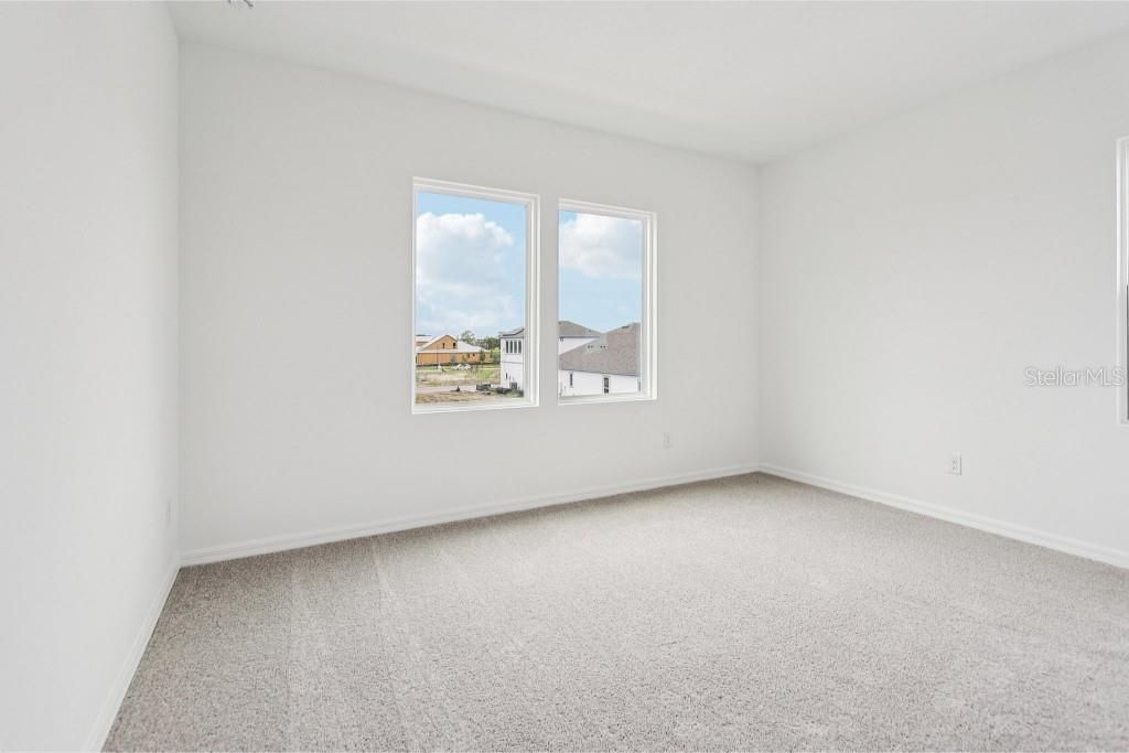 Activo con contrato: $599,990 (4 camas, 3 baños, 3074 Pies cuadrados)