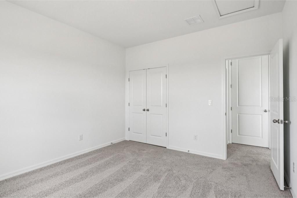 Activo con contrato: $599,990 (4 camas, 3 baños, 3074 Pies cuadrados)